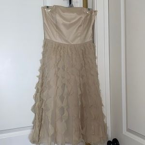 Super cute and perfect for a summer wedding.